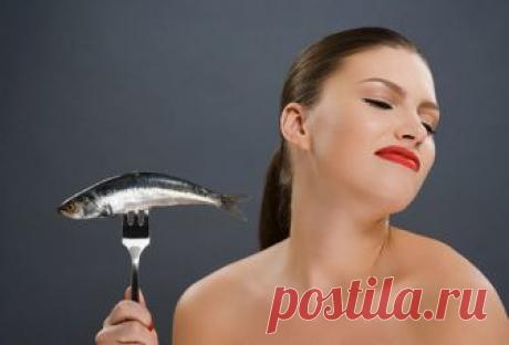 Как устранить запах рыбы | Женские секреты У сырой рыбы присутствует специфический запах. Он ощущается даже тогда, когда блюдо уже приготовлено. Нет ни одного вида морской или речной рыбы, от которой не исходил бы достаточно неприятный для некоторых людей аромат. Рыба – полезный и питательный продукт, необходимый для нашего рационального питания. Отказываться от ее употребления только из-за того, что она на стадии …