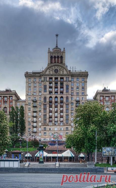 Soviet architecture - Khreschatik, Kiev  |  Pinterest • Всемирный каталог идей