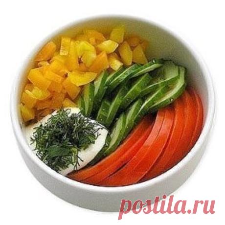 Мини - салатики 
♦ ЭДЕЛЬВЕЙС
Приятное сочетание вкусов.
Cыр, курица, яйцо, помидор, майонез (сметана).
♦ НЕЖНОСТЬ 
Пикантность этому салату придает сладкий чернослив. 
Курица, чернослив, яйцо, огурец, грецкий орех, йогурт.
♦ НАСЛАЖДЕНИЕ 
Курица, ананас, болгарский перец, яблоко.
♦ ЛЕТНИЙ 
Летний вкус зимой и летом. 
Огурец, помидор, перец сладкий, майонез (сметана), зелень.
♦ ФРУКТОВЫЙ 
Салат с экзотическим вкусом. 
Кусочки апельсина, ананаса, груши, яблока, киви, заправле...
