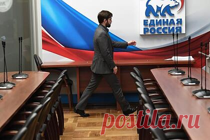 Двух членов «Единой России» исключили из партии из-за банкета во время траура. Уволенного мэра кузбасского города Прокопьевска Вячеслава Старченко и спикера горсовета Наталью Бурдину исключили из партии «Единая Россия». По словам секретаря Кузбасского реготделения ЕР, сенатора Алексея Синицына, партия приняла решение выгнать членов из-за банкета во время траура по погибшим на шахте «Листвяжная».