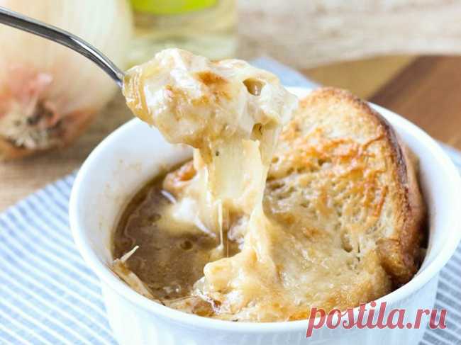 10 бессовестно вкусных блюд с сыром--Французский луковый суп