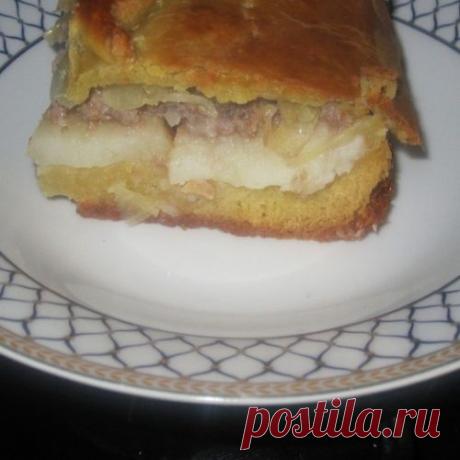 Пирог мясом и картофелем