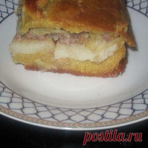 Пирог мясом и картофелем