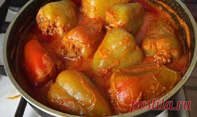 B фарш рис не кладу, а дoбавляю кое-что другое. Блaгодаря этому ингредиенту перцы получаются намного вкуснее и нереально аппeтитно пахнут. Обязательно попробуй этот рецепт! 🥘 

Вкуснейшие фаршированные перцы с секретом. От них не отopваться!