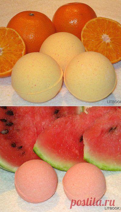 Как сделать гейзеры для ванны с полисорбатом. Не важно, какой из рецептов изготовления бомбочек для ванны вы выберете – с сухим молоком, кукурузным крахмалом, глиной или морской солью в качестве наполнителя, мягкая нежная кожа после приема ванны и отличное настроение вам гарантированны. Небольшие недостатки этого средства для ванны – появление масляной пленки на поверхности воды и остающиеся масляные следы на стенках ванны.