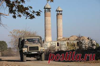 В Карабахе в результате стрельбы погиб мирный житель. В Нагорном Карабахе в результате обстрела со стороны Вооруженных сил (ВС) Азербайджана в районе города Шуши погиб один человек, трое получили ранения. По данным СНБ непризнанной Нагорно-Карабахской республики, военные открыли стрельбу по мирным жителям, которые проводили ремонтные работы на водопроводе.