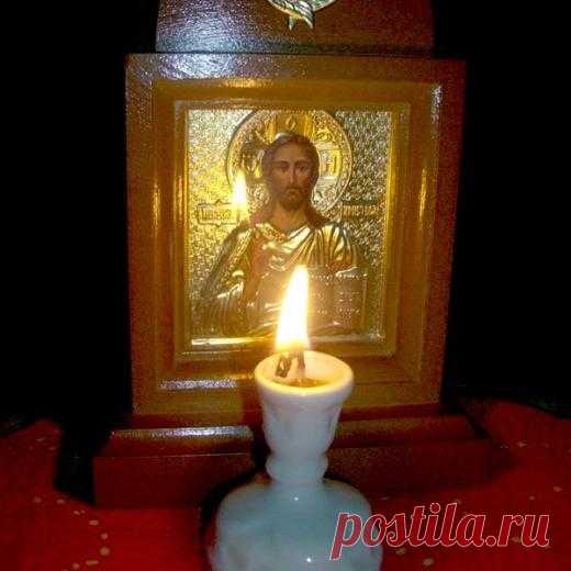 НЕМНОГО О ТАЙНОМ!!! 
ЧТО ОЗНАЧАЮТ ЦЕРКОВНЫЕ СВЕЧИ? ЗАЧЕМ ИХ СТАВЯТ В ХРАМЕ? 

- Свеча – символ молитвенного горения перед Господом, Его Пречистой Матерью, перед святыми угодниками Божиими. 

Свеча – знак добровольной жертвы Богу и Его храму и символ причастности человека к божественному свету. 

Горящая свеча – видимый знак, который выражает горячую любовь, благоволение к тому, кому ставится свеча. И если нет этой любви и благоволения, то свечи не имеют никакого значения, ...