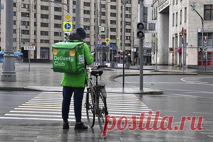 «Яндекс» стал владельцем Delivery Club. Российская IT-компания «Яндекс» завершила сделку по приобретению сервиса доставки еды Delivery Club. Согласно данным Единого государственного реестра юридических лиц (ЕГРЮЛ), «Яндекс» стала владельцем ООО «Деливери Клаб» 8 сентября, компания приобрела 99,95-процентную долю в сервисе, а 0,05 процента — его «дочка».