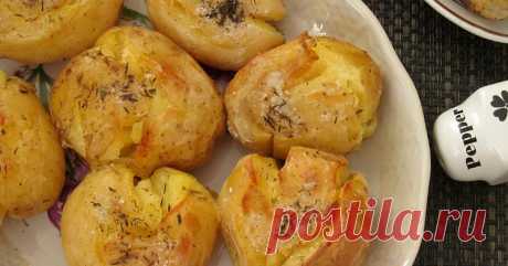 Картофель запеченный по-португальски     Вкусная и безумно ароматная картошечка, которая будет идеальным гарниром к любому мясу, рыбе и морепродуктам! Ее можно подать и на празд...