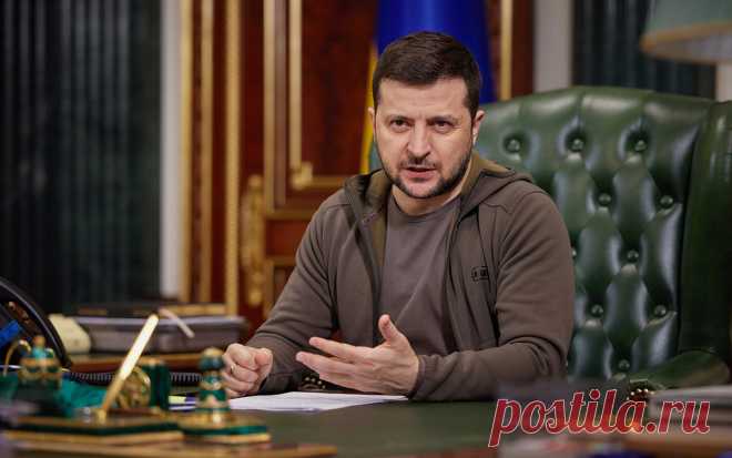 Лавров рассказал, что не может воспринимать политику Зеленского серьезно. Политику украинских властей, в частности, президента Владимира Зеленского, невозможно воспринимать серьезно из-за ее противоречивости, заявил министр иностранных дел России Сергей Лавров во время финала международного трека конкурса «Лидеры России».