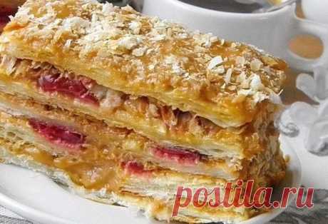 Слоеный торт со сгущенкой - Пошаговый рецепт с фото своими руками Слоеный торт со сгущенкой - Простой пошаговый рецепт приготовления в домашних условиях с фото. Слоеный торт со сгущенкой - Состав, калорийность и ингредиенти вкусного рецепта.