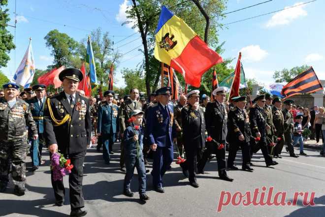 (фото) Жители Молдовы торжественно отметили 70-летие Победы | Actualitati.md