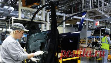 В бывшие заводы Volkswagen и GM в России вложат 90 млрд рублей: на что пойдут деньги. В производство на заводах, принадлежавших Volkswagen и GM, вложат 90 млрд рублей. Новый собственник будет развивать там локализацию автомобилей. На бывшем калужском заводе Volkswagen уже стартовал выпуск автомобилей Tenet в сотрудничестве с китайскими партнерами. Об этих проектах — в материале &quot;Газеты.Ru&quot;.