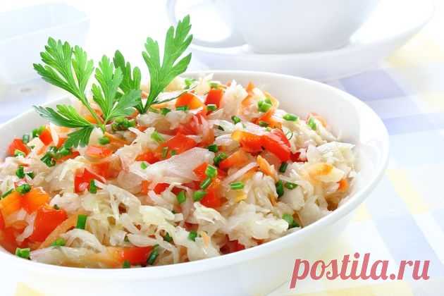 КВАШЕНАЯ КАПУСТА “МЕДОВАЯ” – НЕВЕРОЯТНО ПОЛЕЗНА И ВКУСНА!
Ингредиенты: капуста – 3 кг, красный и желтый сладкий перец – по 300 г, зелень петрушки – 150 г; для рассола: мед жидкий – 1,5 стакана, соль – 1 ст. ложка, вода кипяченая – 1,5 л. Приготовление: 1. Все овощи тщательно вымойте и почистите. 2. Перец нарежьте кубиками, капусту нашинкуйте тонкой соломкой, зелень мелко порубите, […]
Читай пост далее на сайте. Жми ⏫ссылку выше