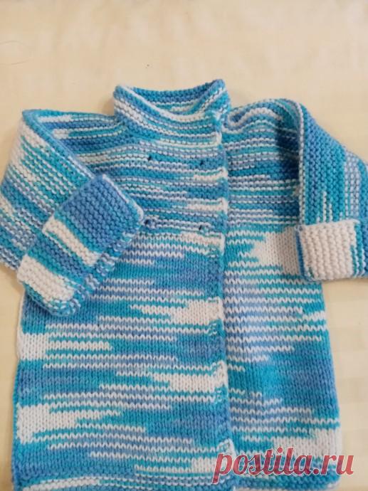 М/К-Детский кардиган с цельновязаными рукавами для малыша до 2 х лет связано спицами