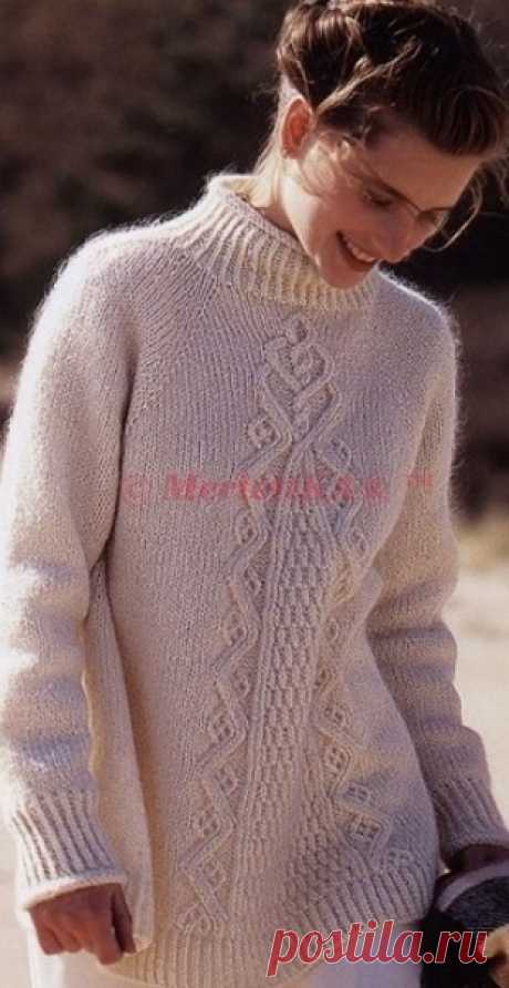 Расклешенный пуловер спицами