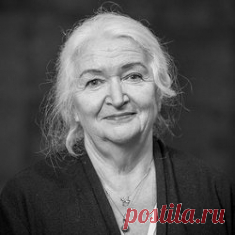 Татьяна Черниговская Татьяна Черниговская читая научные лекции в лектории &laquo;Прямая речь&raquo; и переворачивает наши представления о собственном мозге. О строении, предназначении, возможностях которого (как ни парадоксально) мы не очень задумываемся. В своих выступлениях на телевидении, радио, в печатных СМИ, на научных конференциях и в публичных лекциях она не устает рассказывать о свойствах и мозга и напоминать об опасностях, которые таятся в голове каждого из нас. ...