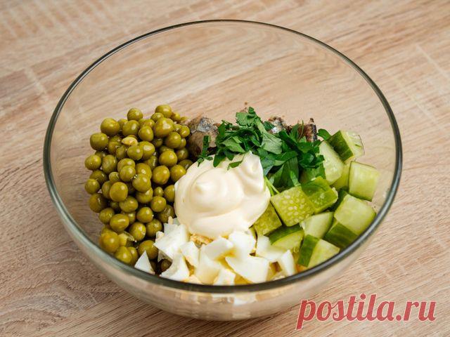 Салат из сардины с зеленым горошком – пошаговый рецепт приготовления с фото