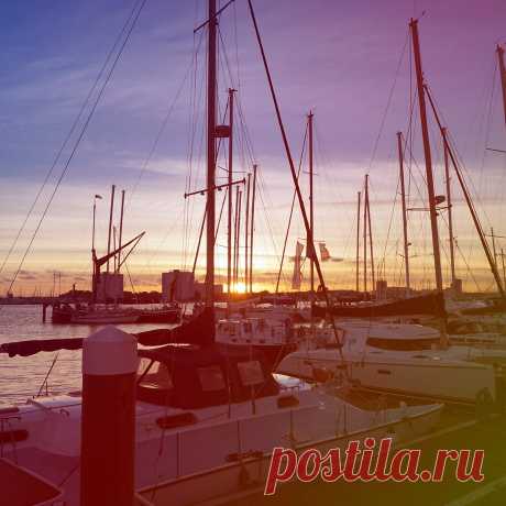 ⚓ Школа, где обучение превращается в захватывающее приключение
⛵ Опытные инструктора 🤩 Индивидуальный подход 💖 Приятные цены
💬 По всем интересующим вопросам 📧 info@sailskill.com 📞 +382 688 77656