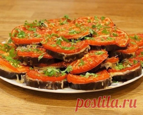 Баклажаны кружочками в духовке с сыром и помидорами.