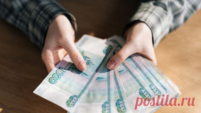 Студентка отдала мошенникам 28 млн рублей, пытаясь поменять ключ от домофона. В Южно-Сахалинске мошенники обманули 19-летнюю студентку, они убедили девушку в необходимости замены ключа от домофона. Об этом сообщает УМВД региона. Мошенники связались с девушкой под предлогом замены ключей от домофона и выманили у ...