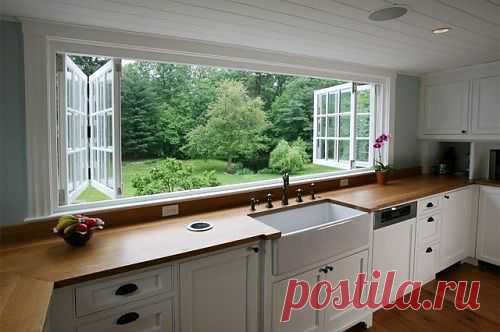 Kitchen windows that open out to the backyard? Yes! Yes! ... | Дом и …