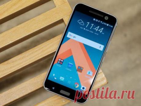 HTC 10 не рекомендуется заряжать с помощью сторонних кабелей Флагманский HTC 10 пополнил ряды смартфонов с универсальным разъёмом USB Type-C, который позволяет вставлять кабель любой стороной. Владельцам новинки от HTC стоит знать, что устройство нельзя заряжать с помощью сторонних кабелей. Сотрудник ресурса Android Central решил зарядить свой HTC 10 с помощью кабеля от планшета Pixel C. Они оба используют разъём USB Type-C, поэтому он решил, что ничего страшного не случится. Но уже через…