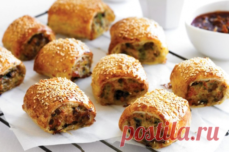 Закуска из куриного фарша с грибами 
Рецепт приготовления оригинальной и вкусной закуски из куриного фарша с грибами и сыром.