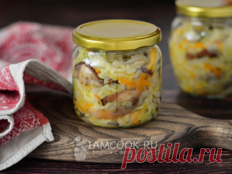 Солянка с маслятами и капустой на зиму — рецепт с фото Универсальная заготовка на зиму, которую можно использовать как холодную овощную закуску, как гарнир (если разогреть), как основу для приготовления щей с грибами и даже как начинку для пирогов. Эта солянка готовится без томата и без помидоров, чтобы не перебить вкус и аромат маслят.