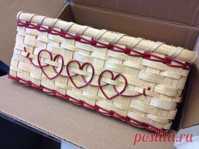 <c>Desk Basket with Hearts<C/>