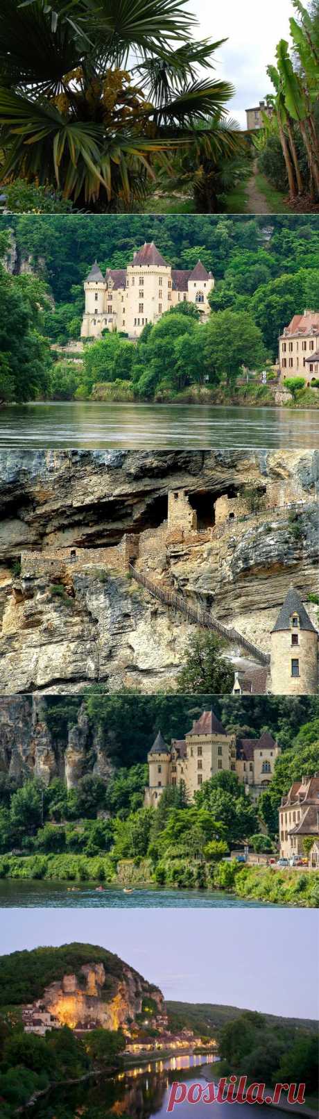 Рок Гажак, а правильнее La Roque-Gageac, расположен в Дордони, это французский регион Аквитании. Здесь прекрасный микроклимат, позволяющий произрастать средиземноморским и тропическим растениям прямо вдоль улицы.

Банановые деревья, пальмы, олеандр и бамбук цветут под солнцем Аквитании. Роскошная скала заслоняет чудо-деревню от северных ветров…