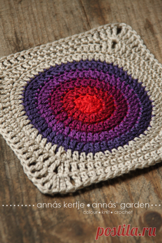 Annas Kertje shares a free pattern and pattern chart over at her blog in both Hungarian and English for this crochet square, the Karika Block.