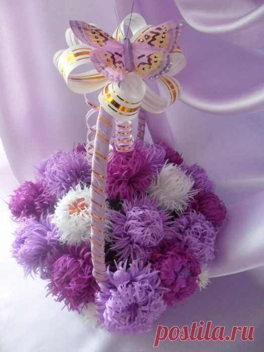 Корзина с конфетными астрами из гофрированной бумаги МК.