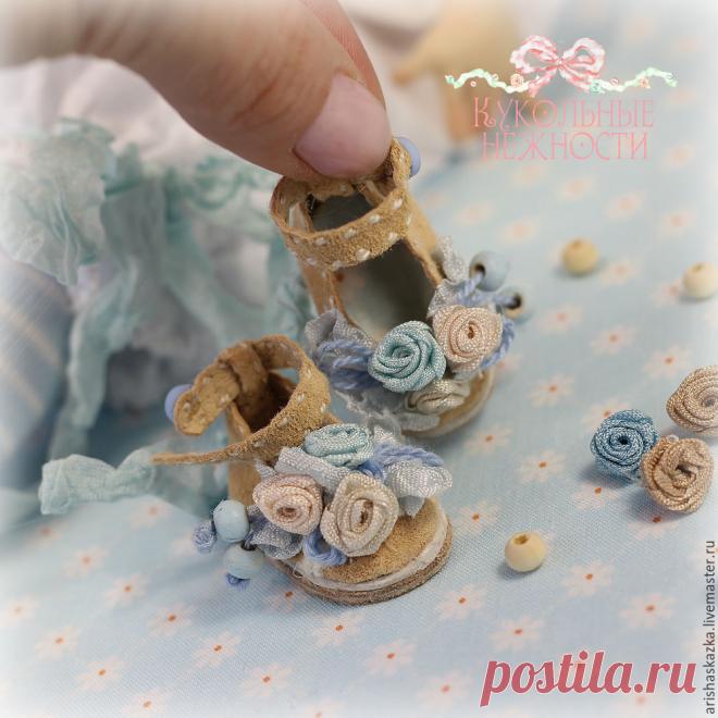 Украшаем миниатюрные туфельки для куклы в стиле шебби-шик: видеоурок – Ярмарка Мастеров