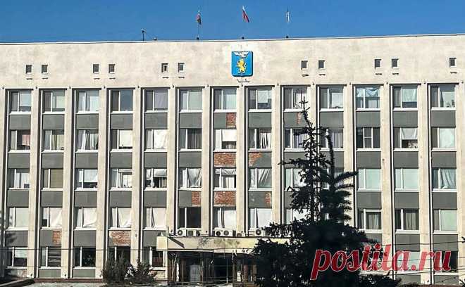 Число пострадавших при атаке на мэрию Белгорода выросло до четырех. В результате атаки беспилотника на здание администрации Белгорода пострадали четыре человека, сообщил мэр Валентин Демидов, сообщает издание «Бел.Ру».