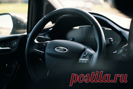 Автогигант Ford ушел из России. Один из крупнейших производителей автомобилей в мире Ford Motor покинул российский рынок. Компания передала 49 процентов доли в совместном предприятии с российской автомобильной группой «Соллерс» российскому партнеру. «Продажа последовала за полным прекращением всех операций в России с марта», — указано в сообщении.