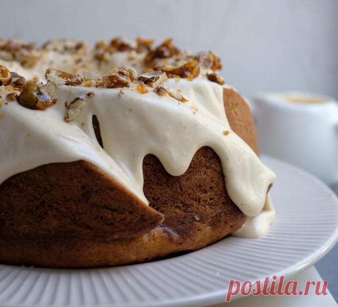 Морковный кекс с орехами и пряностями • Dolce Vita Blog Фантастический нежный кекс с морковью, орехами и карамельным кремом - то что нужно для уютной осени. Быстрый рецепт с пошаговыми фото.