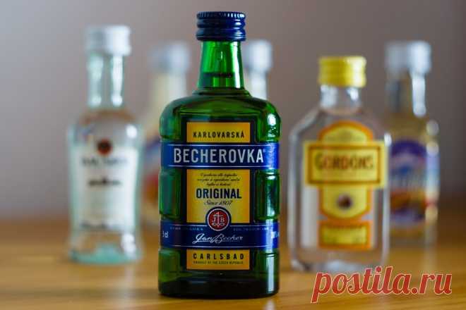 Как приготовить травяной ликер Чешский ликер «Бехеровка» имеет богатую двухсотлетнюю историю. Своим названием напиток обязан аптекарю из Карловых Вар Йозефу Бехеру, который в 1807 году начал продавать его в качестве капель для желудка...