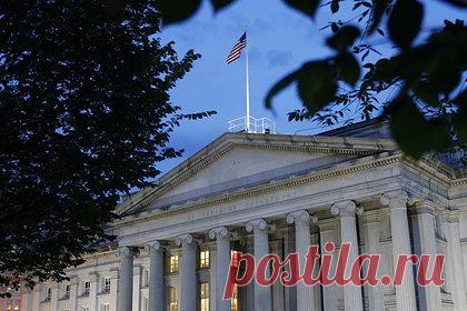 Власти США начали борьбу с нарушителями антироссийских санкций. Санкции против России, введенные американскими ведомствами, теряют эффективность из-за злоумышленников, обходящих или помогающих обойти экспортный контроль. Для борьбы с этим явлением Минторг, Минюст и Минфин США представили рекомендации и перечень «красных флагов», после которых нужна дополнительная проверка.