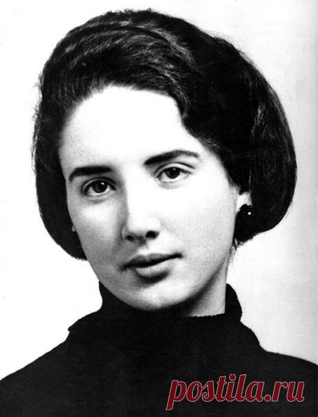 Франческа, невеста мафиози: ее насиловали 8 дней, но не смогли сломать . Милая Я