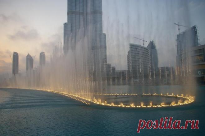 "А на душе зима". (Ночные фонтаны, Дубаи)