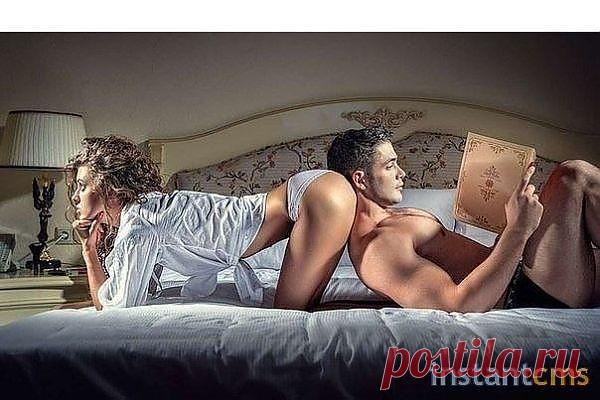 Стереотип: Женщина должна...

Какой все таки эгоистичный стереотип: Женщина должна быть верной мужу, она должна убирать, готовить, гладить, она обязательно должна родить мальчика и обязательно должна быть красивой, подтянутой, она не должна запрещать мужу ничего, что хочет тот, стараясь всем ему потакать, лишь бы тот ее не разлюбил.