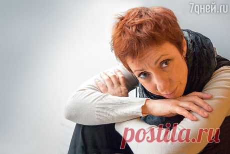Галина Петрова. Между нами, девочками 
Разразился скандал. Про меня стали говорить, что я нахалка. В театре без году неделя, а уже требую квартиру. Хотя я не требовала, а просила, из этого раздули целую историю. Галина Борисовна почти не …