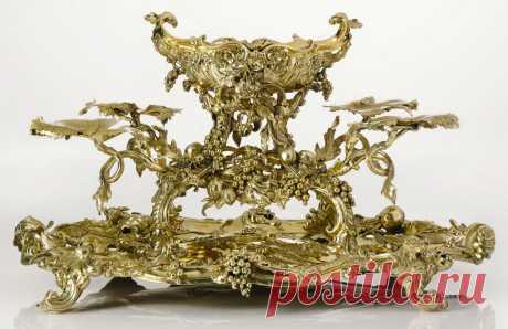 В коллекцию...столовое серебро:Epergne - причудливый прибор для сервировки.