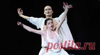 «Мечтала, конечно, как и все девочки»: Медведева приняла предложение руки и сердца от Гайнутдинова. Одна из самых успешных российских фигуристок Евгения Медведева объявила о помолвке с танцором Ильдаром Гайнутдиновым, с которым познакомилась прошлой осенью во время съёмок популярного телевизионного шоу. Татьяна Тарасова публично порадовалась за свою любимицу, а Илья Авербух пожелал этой красивой паре интересных совместных проектов. Читать далее