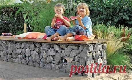 Габион-скамья с подсветкой для отдыха