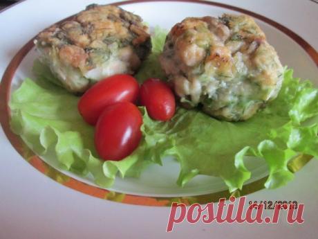 Делаем из горбуши котлеты.