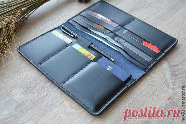 Изготавливаем простое портмоне из кожи Со слов автора. В данном мастер-классе хотел бы рассказать и показать, как изготовить обычное портмоне из натуральной кожи.
Для работы нам понадобится:
- натуральная кожа;
- инструменты: - резиновый м...