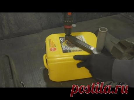 Устройство которое режет круглые отверстия сверлом