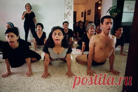 Бомбей, Индия, 1993 год. (Photo by Steve McCurry)
  |  Серия фотографий легендарного Стива МакКарри «Сила игры» • НОВОСТИ В ФОТОГРАФИЯХ